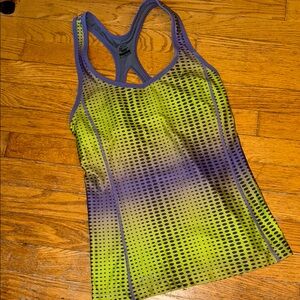 👟NIKE GREEN AND PURPLE GRAPHIC DESIGN PERFORMANCE TOP WITH BUILT IN BRA👟
